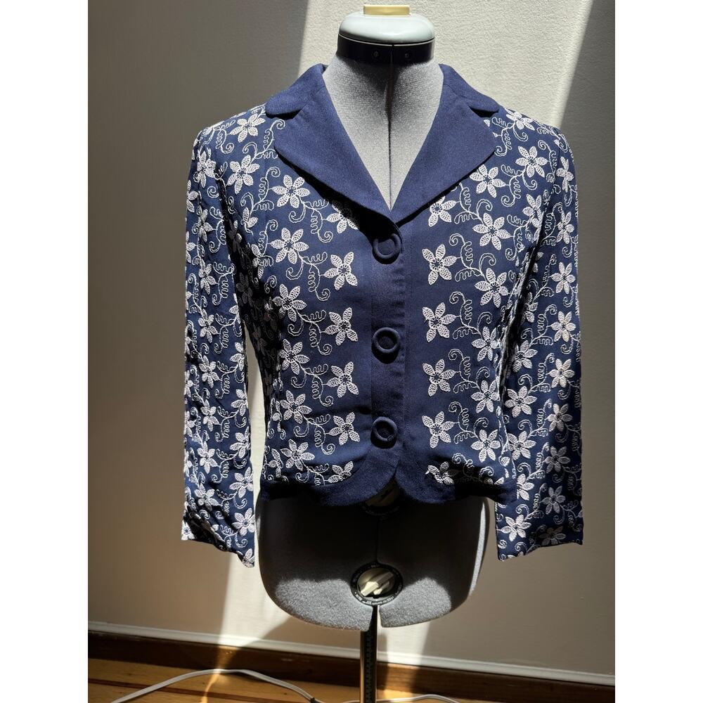 Vintage Round Tokyo Sankei Navy Floral Embroidered Cropped Blazer Jacket